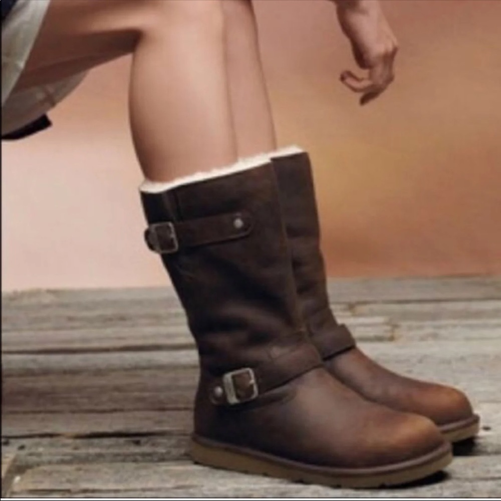 Authentic Leather UGG boots fur lined size 9